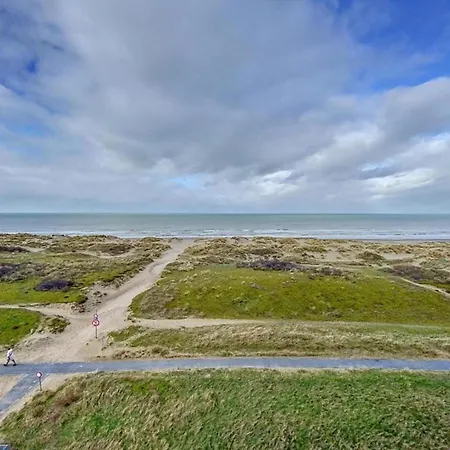 In Koksijde Near The Beach, Cleaning Included Appartement *