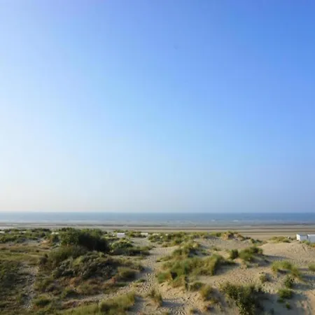 With Private Balcony, Cleaning Included Apartment Oostduinkerke